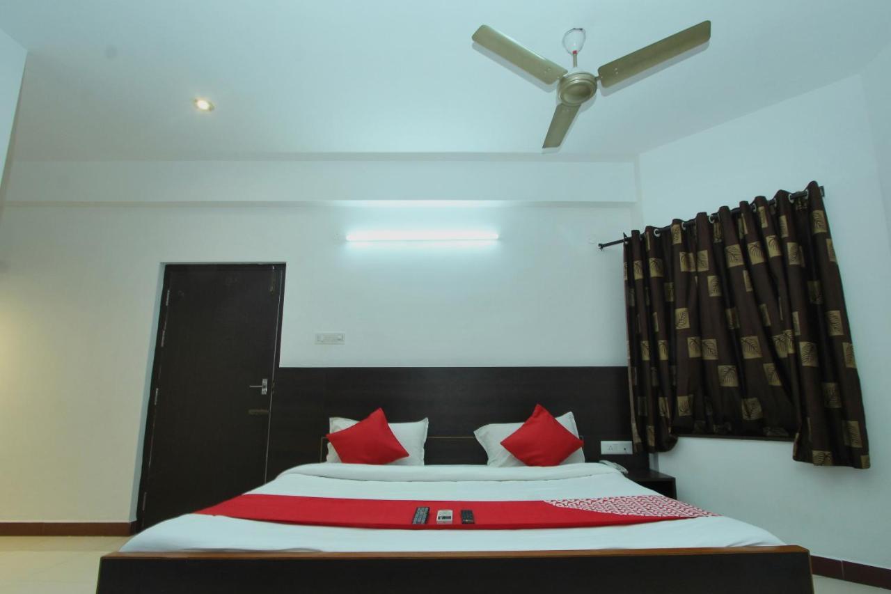 Lake View Hotel Madurai Exterior foto